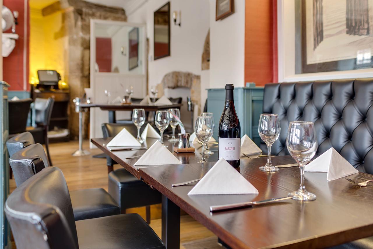 The Ancient Gatehouse & Rugantino Restaurant Hotell Wells Eksteriør bilde
