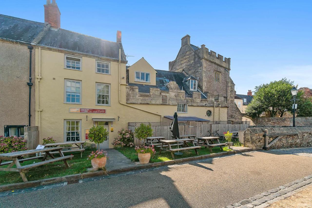 The Ancient Gatehouse & Rugantino Restaurant Hotell Wells Eksteriør bilde